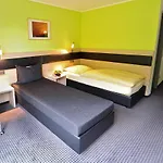 Und Kongresszentrum Wanderath 3*
